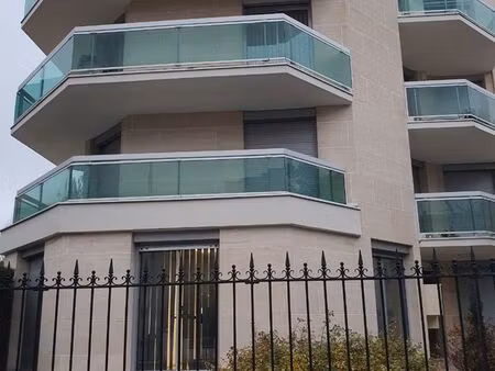 box 13m2 quartier de la varenne-st- hilaire