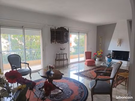 à vendre en exclusivité – élégant t3/4 de 89 56 m² en plein cœur de sanary-sur-mer