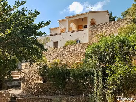 salernes  cadre champêtre pour cette maison de charme avec piscine