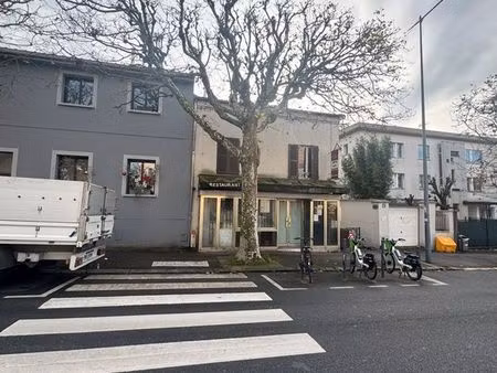 bâtiment mixte à vendre