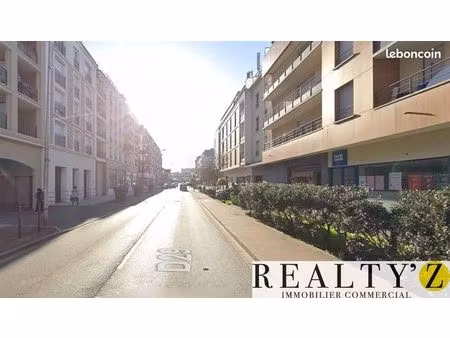 local commercial 105 m²