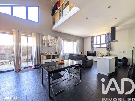loft/atelier/surface 6 pièces 117 m²