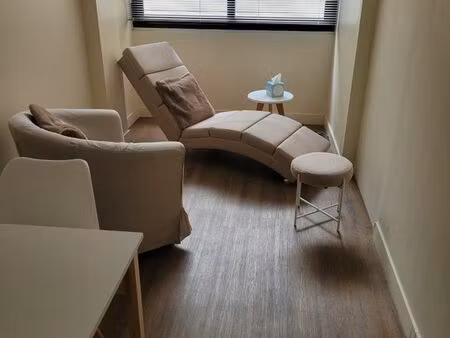 petit cabinet dans espace sante place liberte toulon