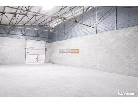 local industriel 311 m²