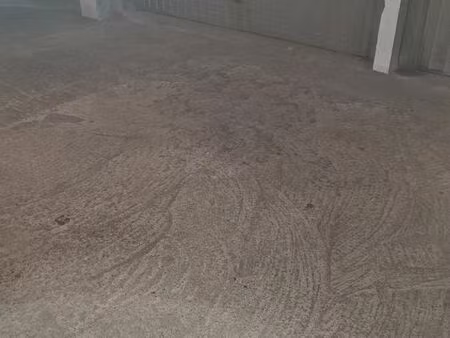 loue garage 2 ou 3 motos