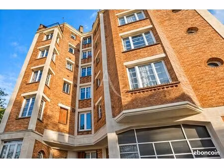 studio 1 pièce 28 m²