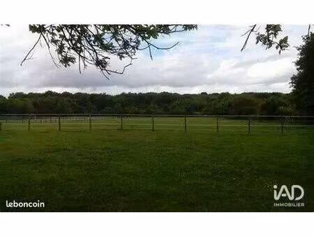 local 26101 m² angervilliers