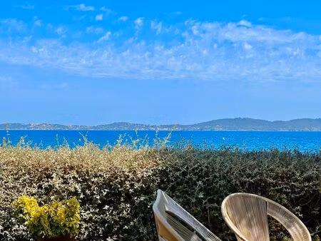 villa front de mer  plage à 8 mètres