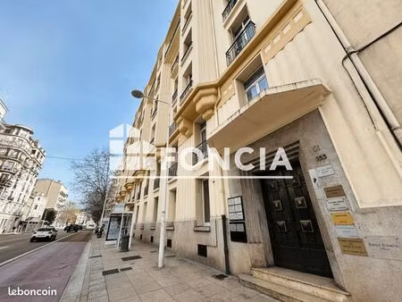 local commercial 101 m²