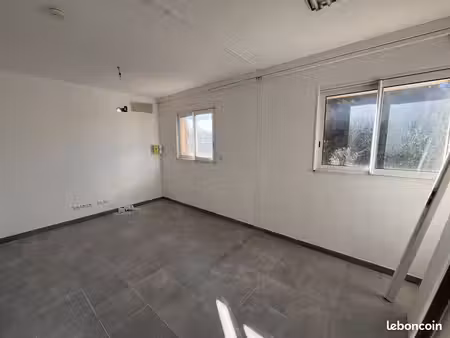 bureaux 80 m² la crau