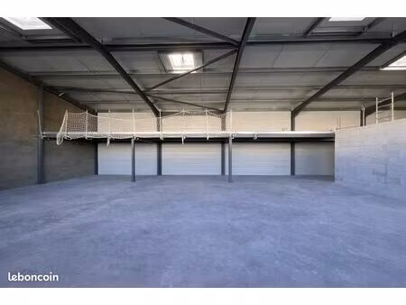 local 385 m² la crau