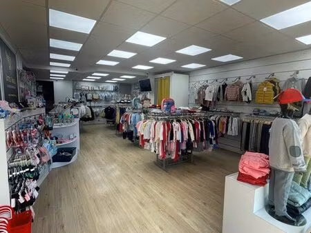 local commercial centre ville