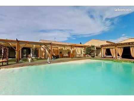 villa plain pied piscine