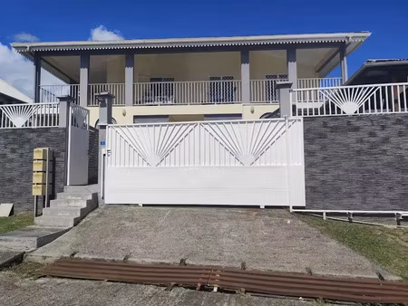 location appartement 2 pièces 52.11 m² à schoelcher (97233)  980 €