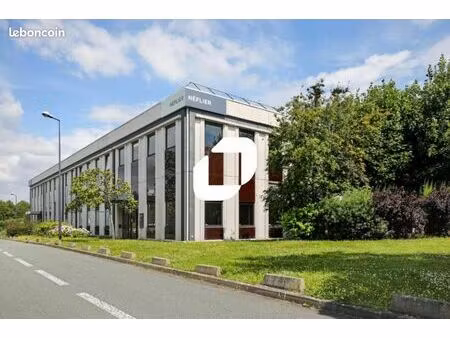 local bureaux 591 m²