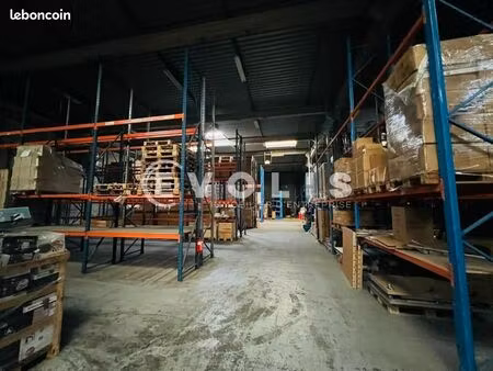 local industriel 1 165 m²