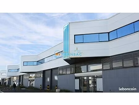 local d'activité 374 m²