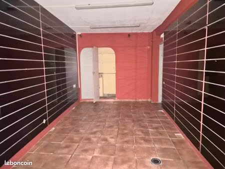 local commercial centre ville