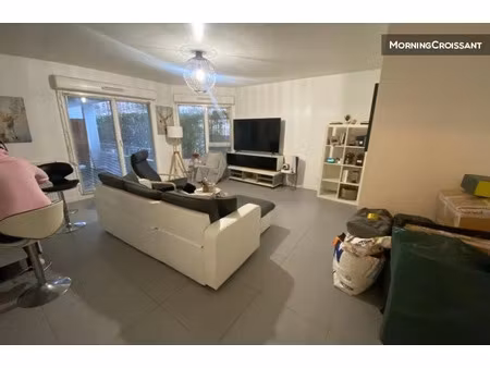 location meublée appartement 2 pièces 54 m² à nanterre (92000)  1 370 €
