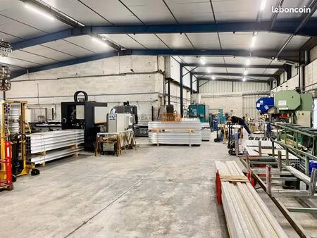 local industriel 400 m²