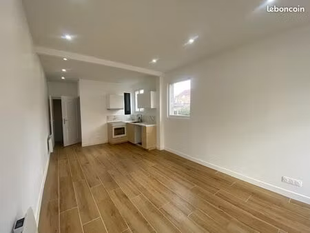 maison de ville à clamart - rte du pave blanc - 2 pièces