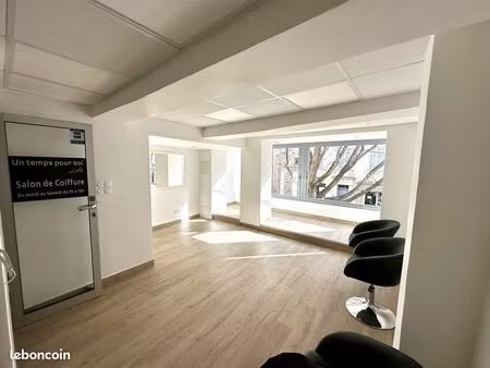 la valette-du-var - centre ville  bureau rénové d'environ 30m2