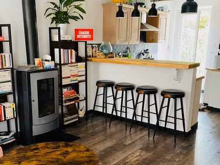 location maison de village