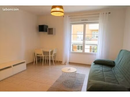 studio 1 pièce 26 m²