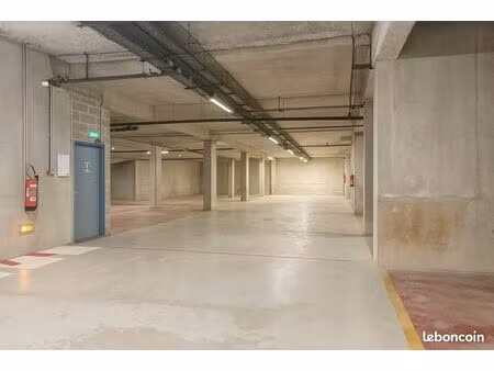 entrepôt 150 m² malakoff