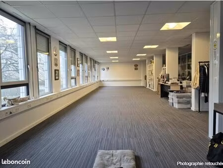 bureau 207 m²