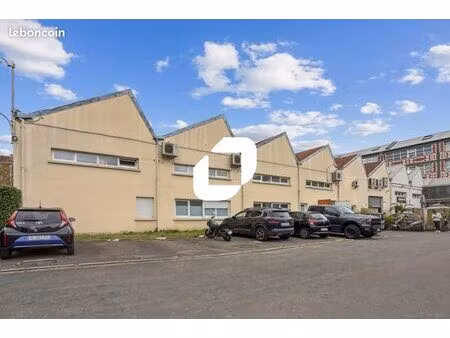 local d'activité 203 m²