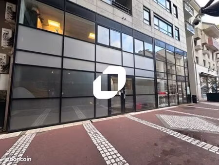 local commercial 212 m²