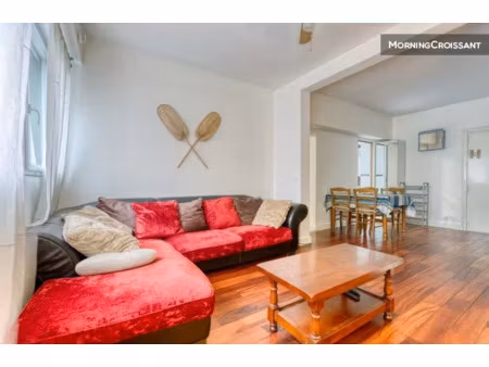 location meublée appartement 3 pièces 58 m² à courbevoie (92400)  1 886 €