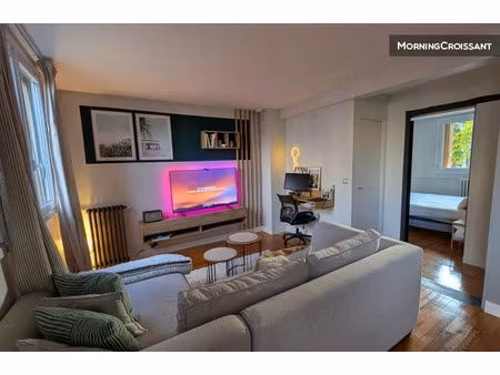 location meublée appartement 2 pièces 53 m² à saint-cloud (92210)  1 700 €