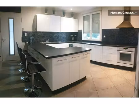 location meublée villa 5 pièces 140 m² à le crès (34920)  560 €