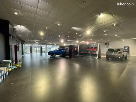 local commercial 700 m² groslay