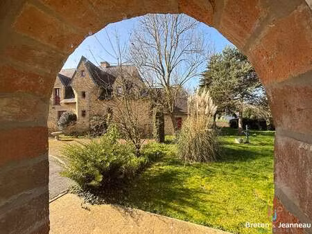 vente maison à château-gontier-sur-mayenne (53200) : à vendre / 294m² château-gontier-sur-