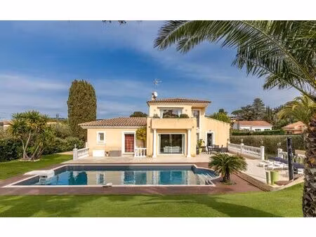 maison sanary-sur-mer 176 m² t-5 à vendre  1 290 000 €