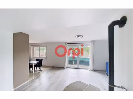 location appartement  82 m² t-3 à valleiry  1 490 €