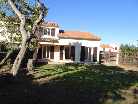 agréable maison avec jardin et garage