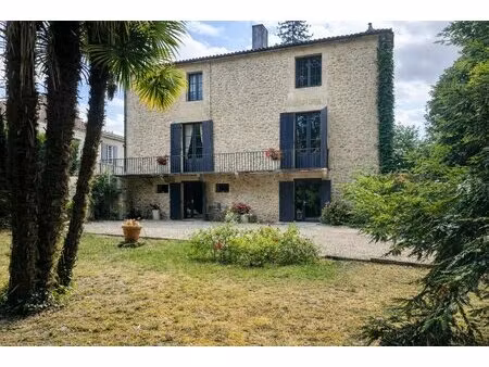 maison de maître (5 chambres) avec piscine au cœur de cérons (33)