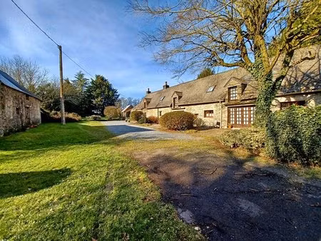 longère habitable en pierres  composée de 3 maisons & 1 5 hectares de terrain. potentiel..