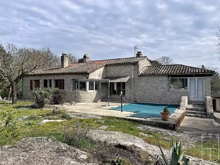 mas en pierre de 1800 avec piscine et possibilité de maison d'hôtes