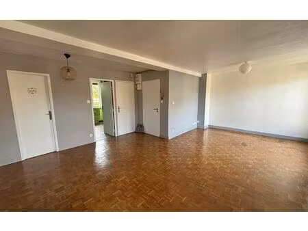 location appartement  m² t-3 à carcassonne  650 €