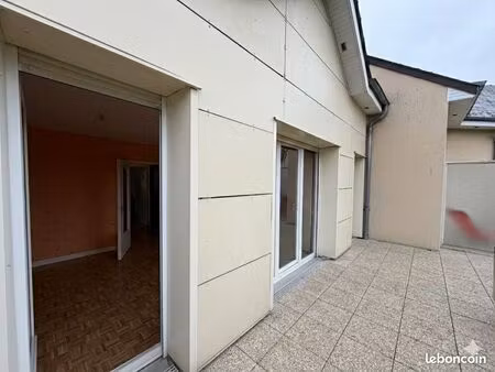 exclusivite charleville  appartement en duplex au dernier étage d'une résidence dans un pa