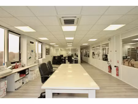 a vendre st-thibault-des-vignes (77)  locaux d'activités  visibilité de premier ordre de l