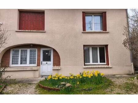 location maison  m² t-4 à ussy-sur-marne  1 300 €