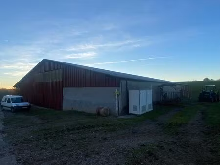 vente immeuble 1500 m² espeyroux (46120)