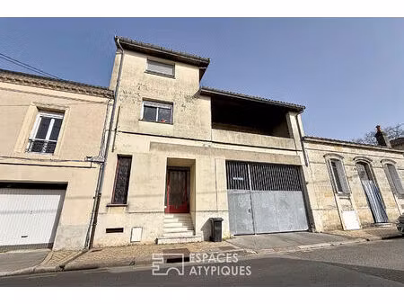 volume brut avec terrasse suspendue à bastide