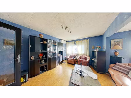 avenue général frère t3 de 70 m² traversant